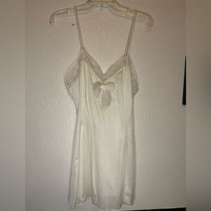 Colesce Collection medium cream chemise